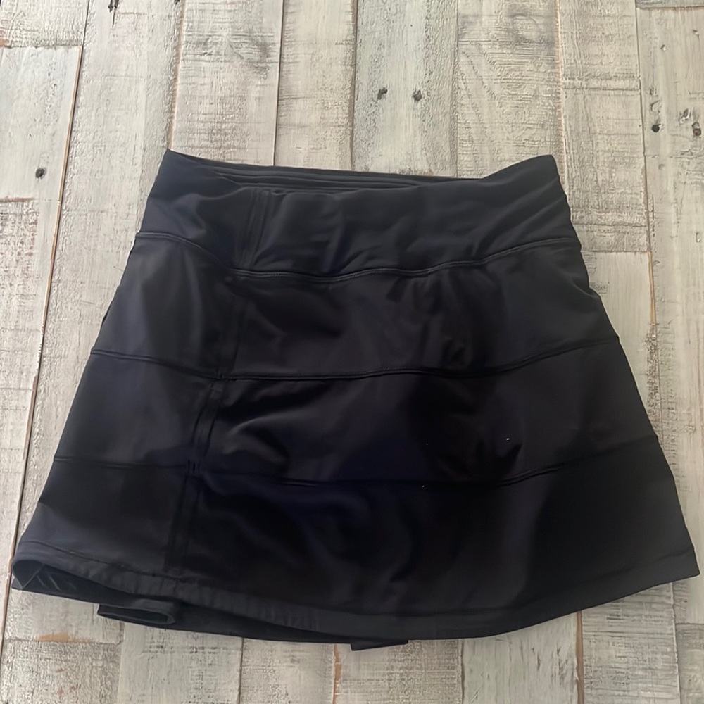 Black lululemon skirt